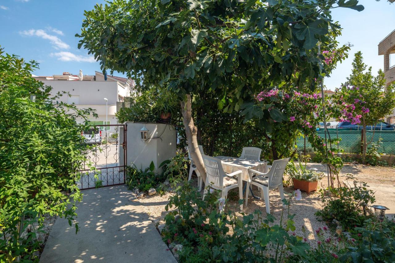Apartments Near Beach Babic Split Exterior photo