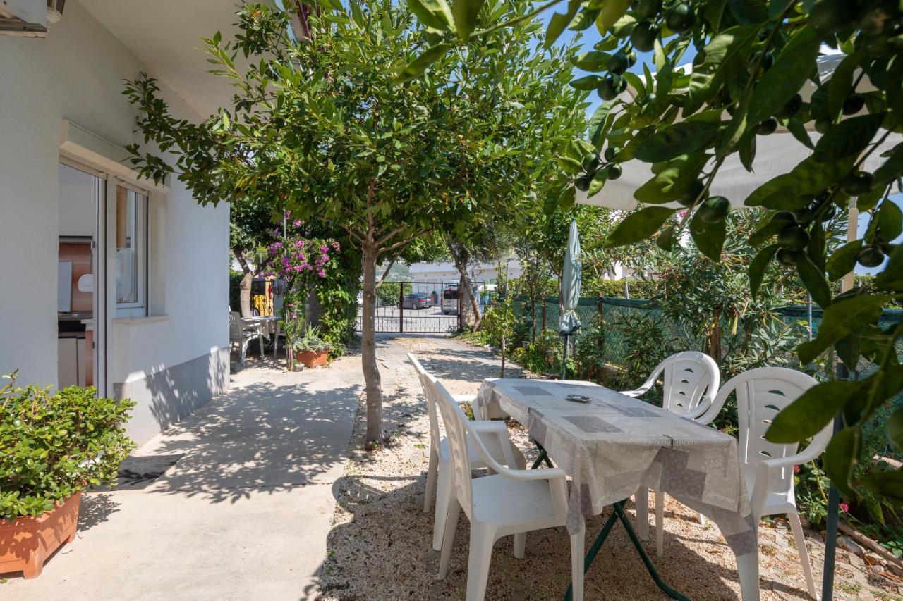 Apartments Near Beach Babic Split Exterior photo