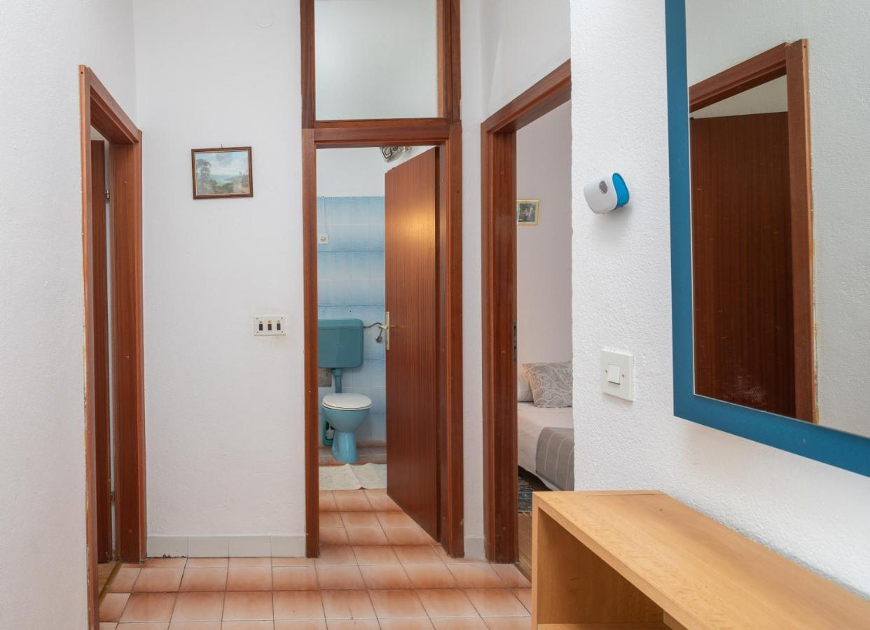 Apartments Near Beach Babic Split Exterior photo