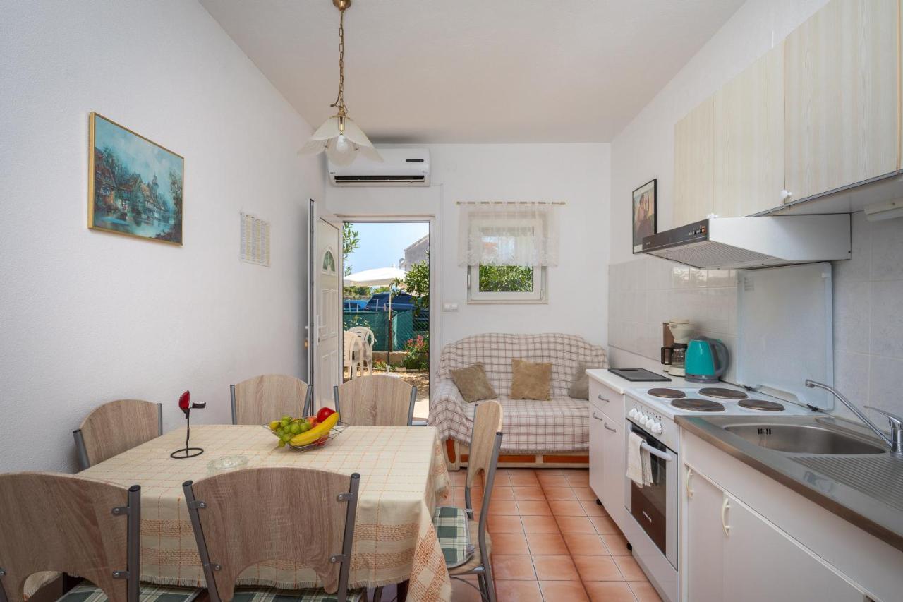 Apartments Near Beach Babic Split Exterior photo